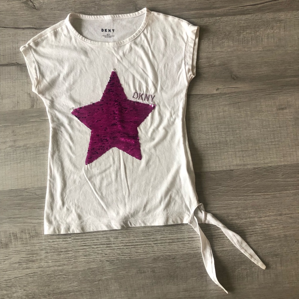 DKNY star sequins girls t-shirt. Small (7)